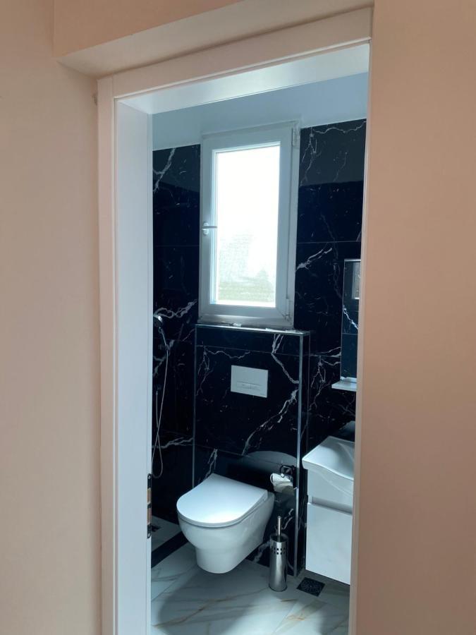 Saranda Apartments Pensjonat *